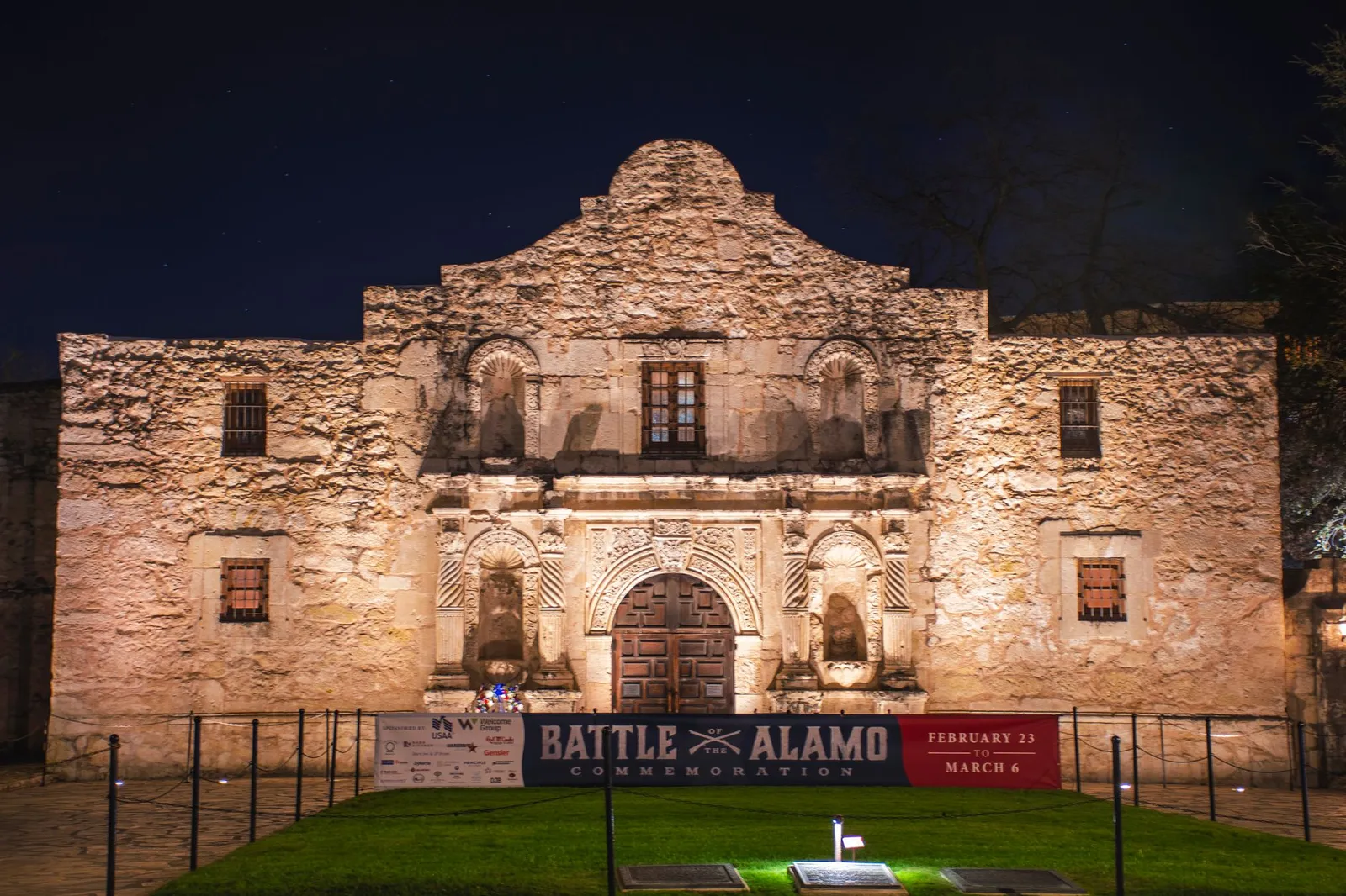 Stunning night view of the Alamo Mission in San Antonio, Texas, beautifully illuminated.